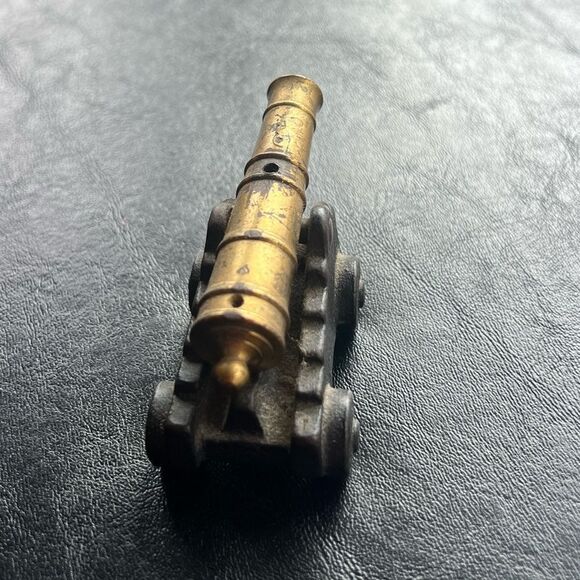 Vintage Brass & Cast Iron Cannon - Picture 2 of 8